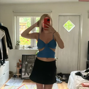 blått linne - säljer då den aldrig kommit till användning!