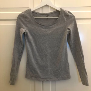 Tröja  - Bra skick! Använd få gånger 