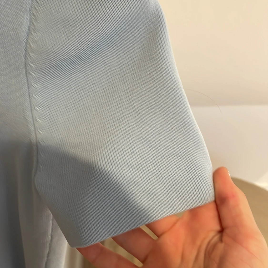 Ljusblå tröja - 90