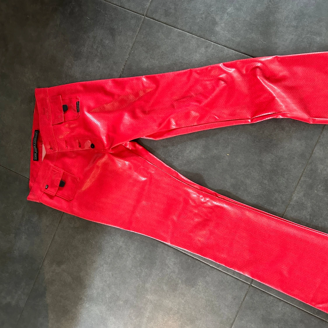 Skitcoola röda byxor  - 92
