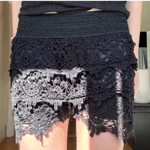 Spetsshorts  - supersnygga svarta spetsshorts 💞💞