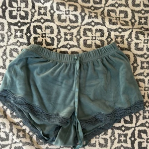 Hunkemöller pyjamas shorts  - Pyjamas shorts Hunkemöller sammet gröna