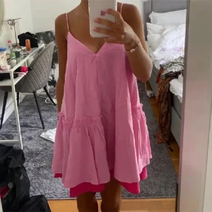 Söker klänning - Söker denna klänning!! Skriv om ni har och prisförslag 