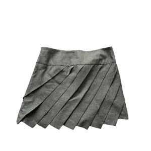 Kjol - Plisserad kort kjol 🩶 