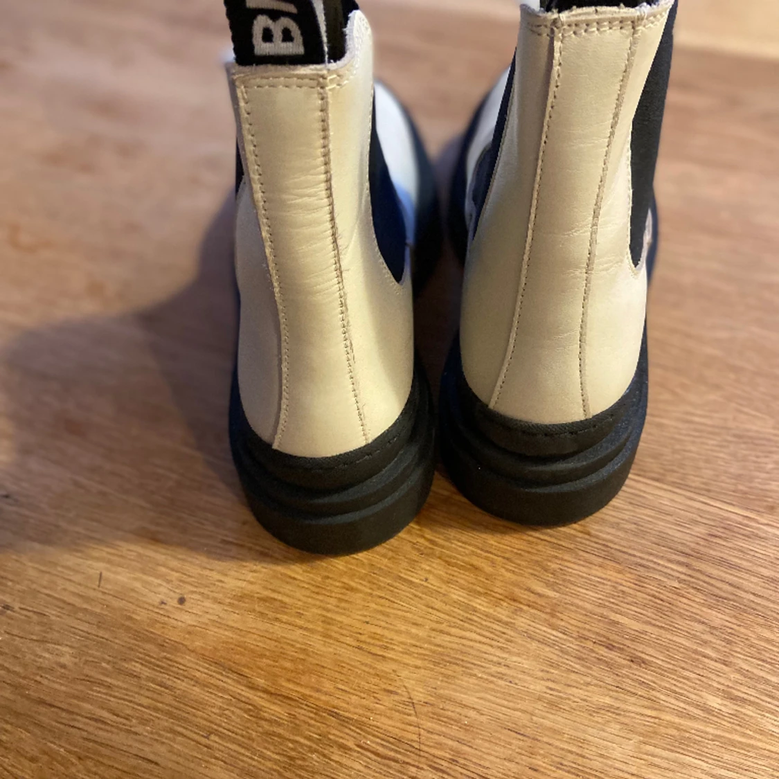 Bianco Chelsea boots  - 91