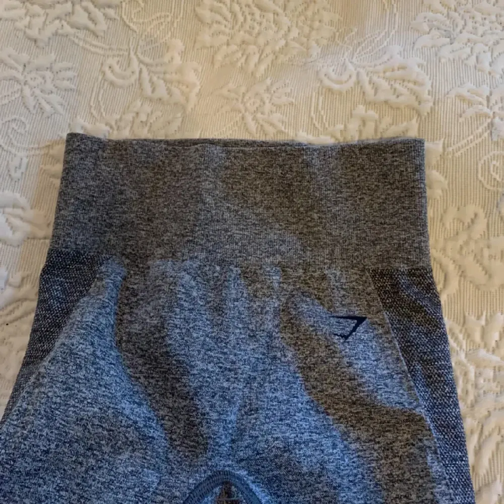 Gymshark tights i fint skick, säljer då dom inte kommer till användning🥰. Jeans & Byxor.