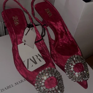 Zara klackar  - Helt nya oanvända klackar från zara i storlek 35/36! 💖