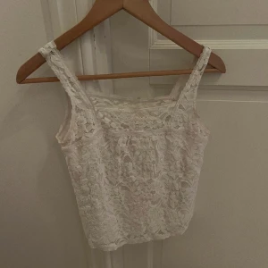 Jättesnygg spetstopp! - Superfin vit topp❤️❤️ Inga slitningar i storlek XS