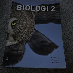 Biologi 2 - Helt ren, som en ny bok för 600 kr, nytt skick, använt bara i flera ggr. 