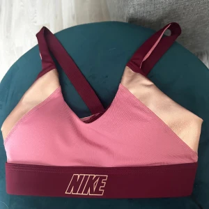 Nike sport bh - Helt ny Nike sport bh ❤️ Finns även i storlek M!!!!!