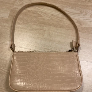 Fin begie väska - Väldigt bra skick, använd 1 gång