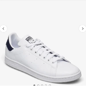 Stan smith  - Stan smith i storlek 39 1/3 i ok skick💓💓 