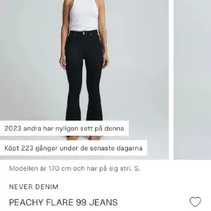 Aldrig använda prislapp kvar. Gäller ej för 2st jeans för 200