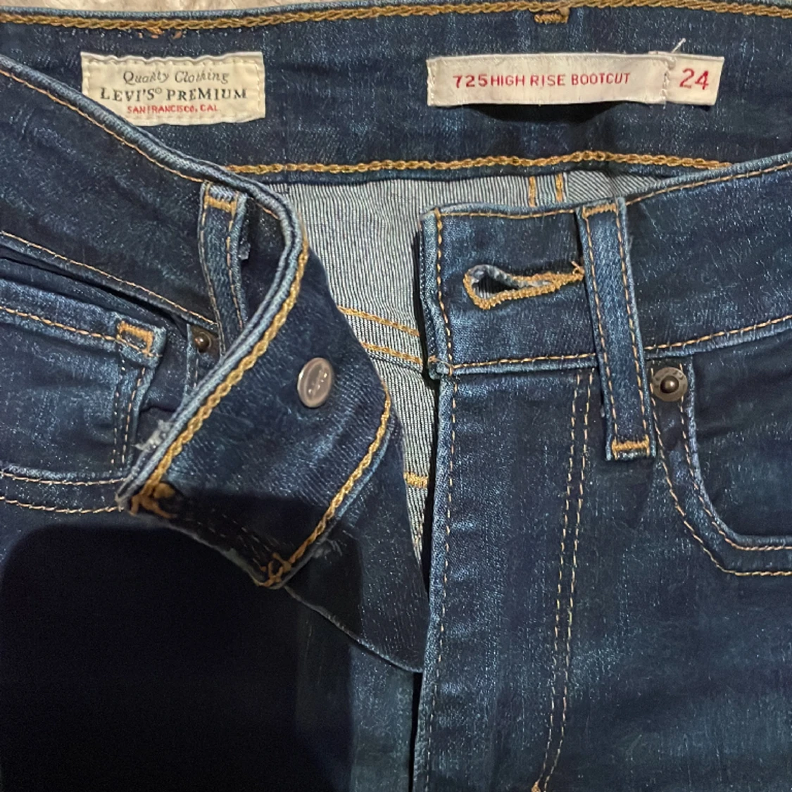 Levis bootcut jeans