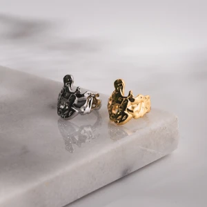 Ring - Säljer denna ring i guld från Olympia eftersom den inte passar på mig