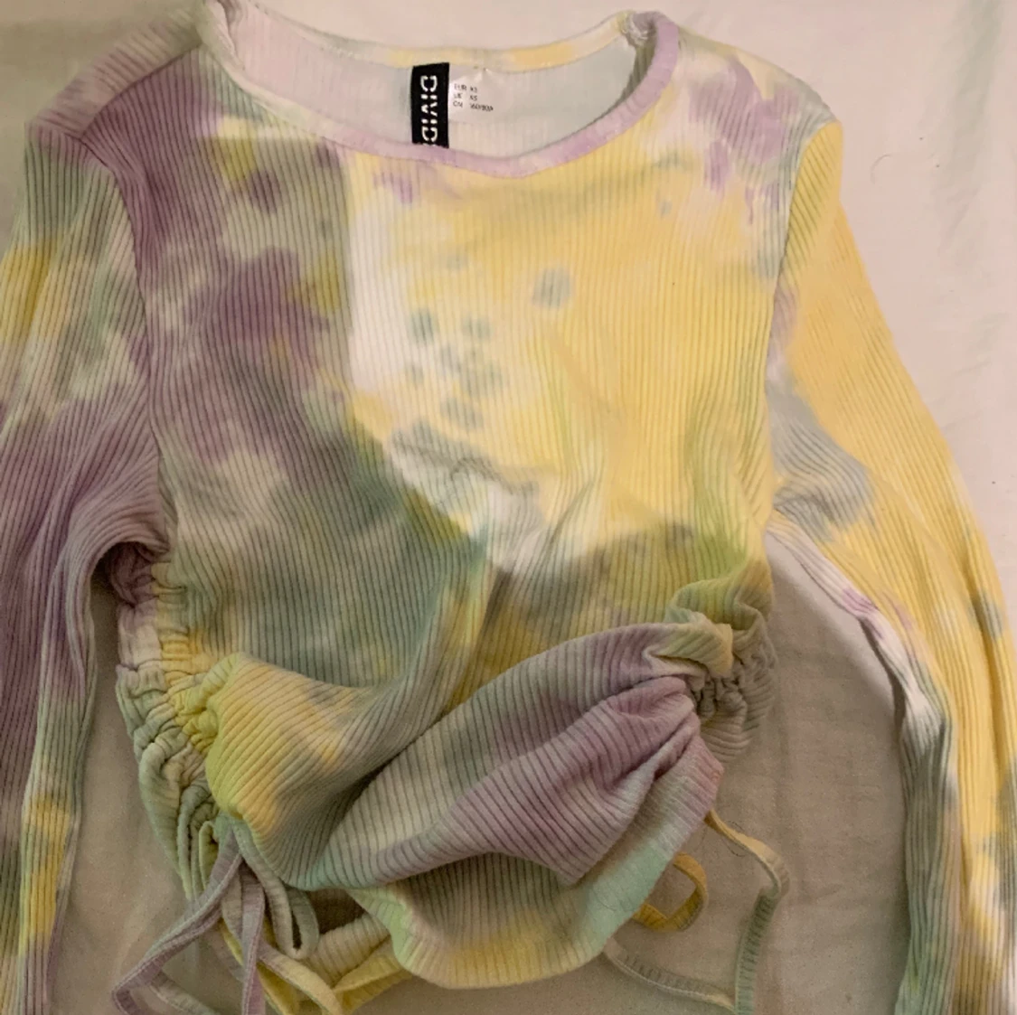 Tröja med snören på sidorna  - 90