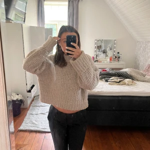 Stickad tröja  - En fin stickad tröja från Gina i storlek xs 