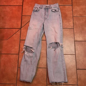 Zara jeans - Zara jeans säljes då de blivit för små storlek 34  150kr