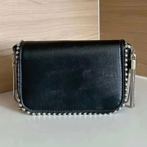 Väska - Säljer min jättesnygga väska då jag inte använder den längre 💗 Pris kan alltid diskuteras 💞