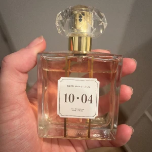 Parfym  - Av natti Danielsson knappt använd kan sälja billigare vid snabb försäljning 