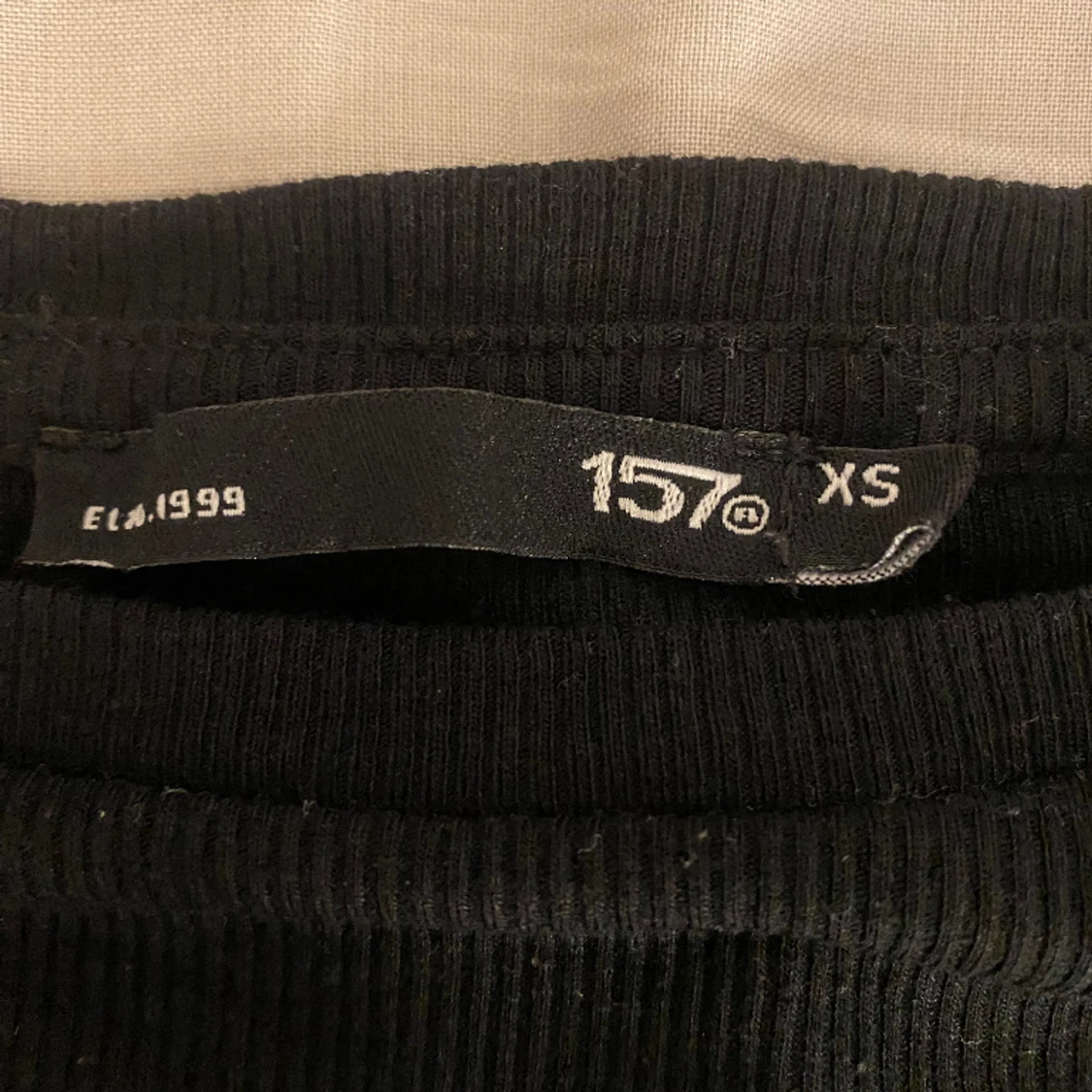 Svart tajt t-shirt - 90