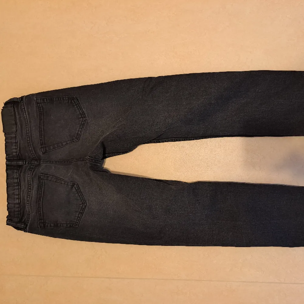 Svarta jeans från lager 157.. Jeans & Byxor.