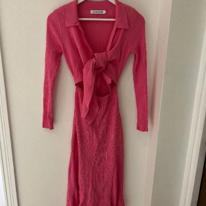 Adoore klänning - Använd 1 gång. Storlek 40 men hade även passat en 36/38. 