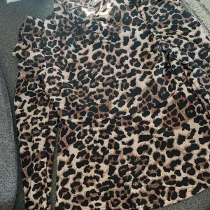 Leopard tröja - Helt ny 