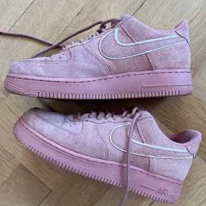 Air force  - Använt 3 ggr, som nya. 