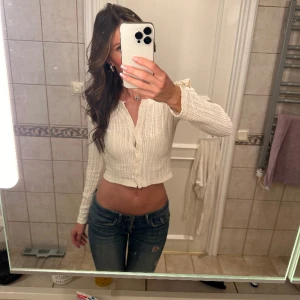 Kofta  - Fin och söt kofta som är snygg både stängd och öppen☺️ Storlek S Inga tecken på användning 