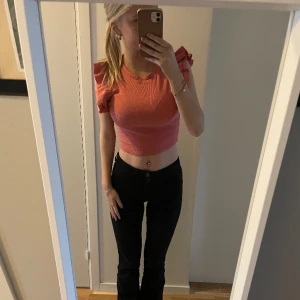 Blus - Fin coral färgad blus från zara! Strl M  Inga defekter💗 Säljer pga använder inte längre 