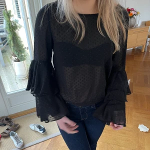 volangblus - köptes secondhand förra våren men den är i fint skick utan defekter!  