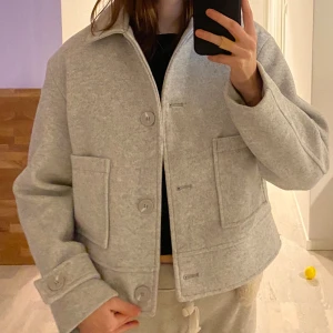 Kappa - Säljer denna kappan ifrån Lager157💕 Storlek S, endast använd 2 gånger. 