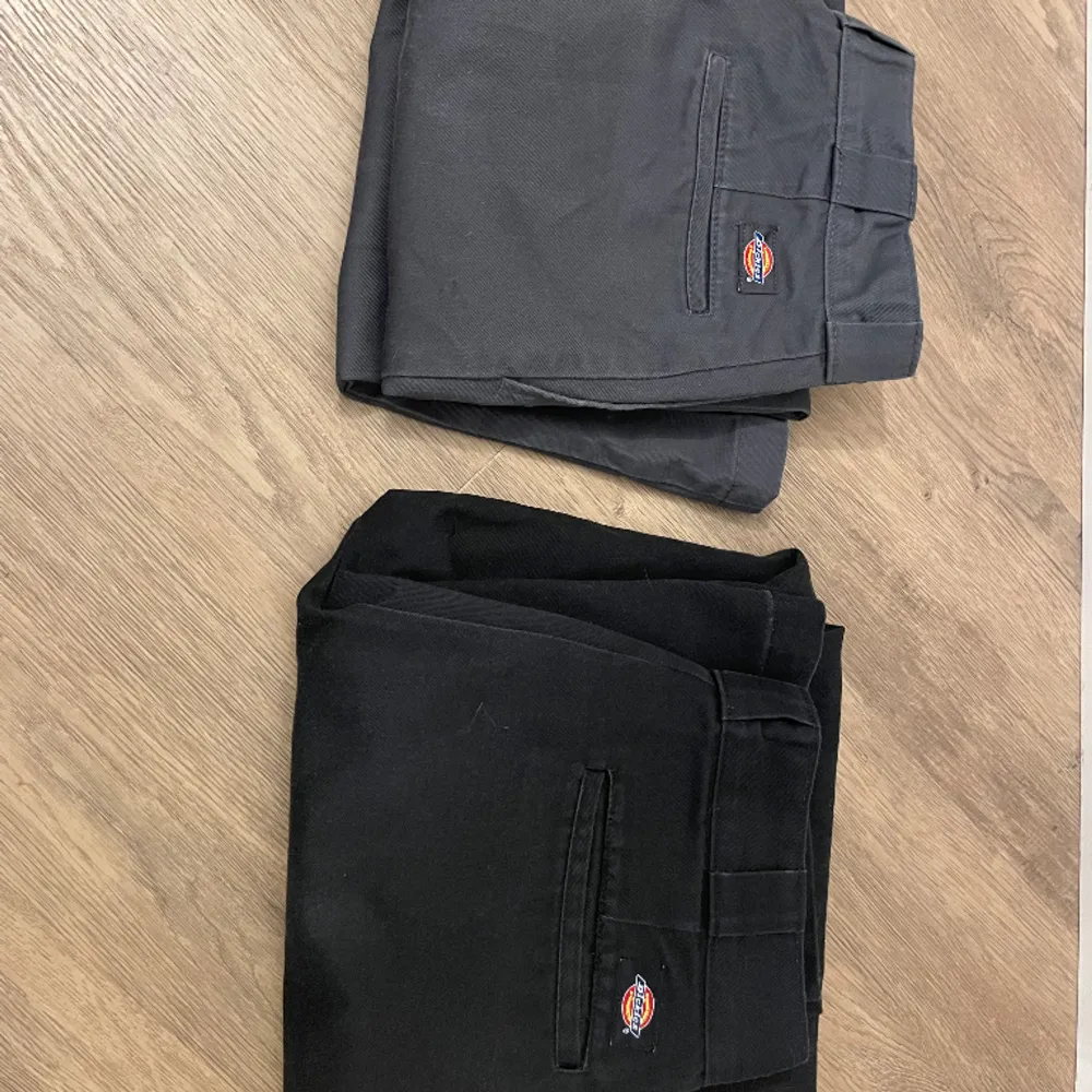 Helt nya Dickies 874 straight båda i storlek w30 L32. Farkut & Housut.