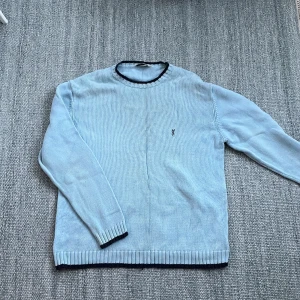 Ysl sweatshirt  - Yves saint Laurent  sweatshirt i fint skick, size L funkar på M också! Väldigt snygg och sällsynt färg🍾