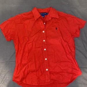 Ralph Lauren skjorta  - Jag är har M och använt den som lite oversize