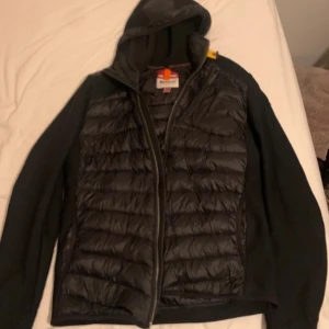 Parajumpers cardigan  - Parajumpers cardigan fleece warmup, Storlek L, väldigt bra skick 