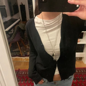 Halsband - Långt snyggt halsband med hänge!❤️🙌 bra skick, dm vid frågor!