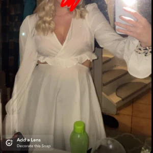 Nelly klänning - Sjukt söt liten klänning från Nelly! Använd 1 gång, tyvärr lite genomskinlig 💞💞