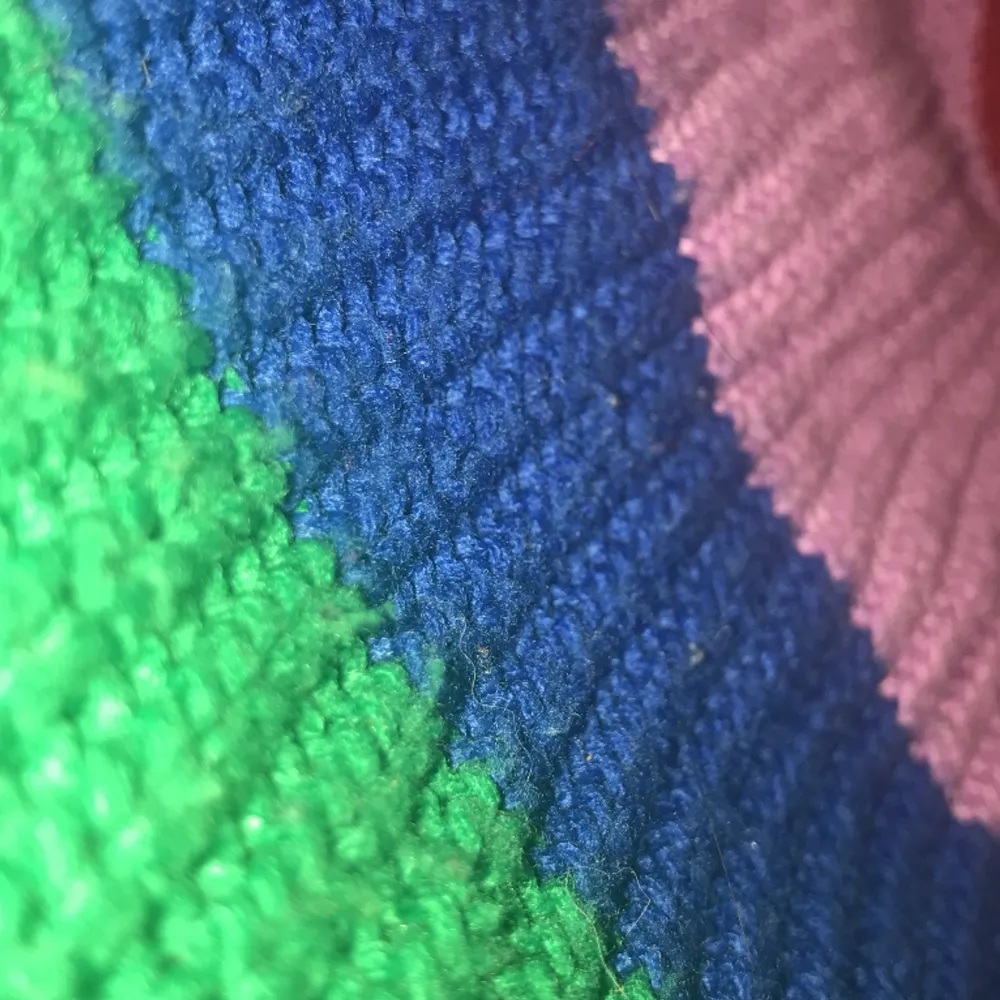  regnbågsfärgad stickad tröja storlek M. Tröjor & Koftor.