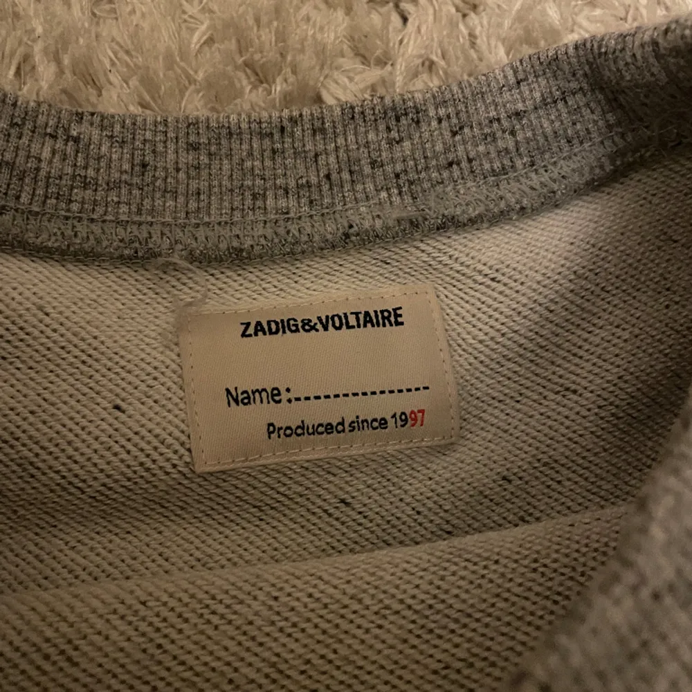 Asfin zadig tröja, säljer pga att den inte kmr till användning längre❤️‍🔥❤️‍🔥 mycket bra skick! . Tröjor & Koftor.
