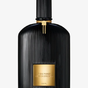 Parfym  - Säljer denna  parfymen aldrig använd dock slängde jag kartongen till. Den är 100ml köpt för 1970kr säljer för 1300kr. Populär på tiktok ! 