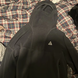 Nike acg Wolftree hoodie  - Har använt den 3 gånger är i princip ny 