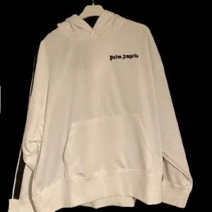 Palm Angels hoodie - Storlek: M (Stor i storleken! L-XL) Vid intresse hör av er! 🙂