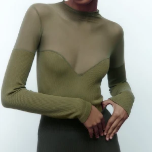  Zara body  - Helt oanvänd body från zara, tyvärr för liten därav inga bilder. Lappar finns kvar❤️