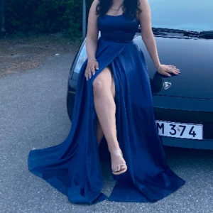 Balklänning med knytning i ryggen - Använd 1 gång storlek s men passar xs-m