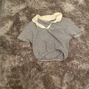 Snygg topp - Säljer denna topp i stl M 