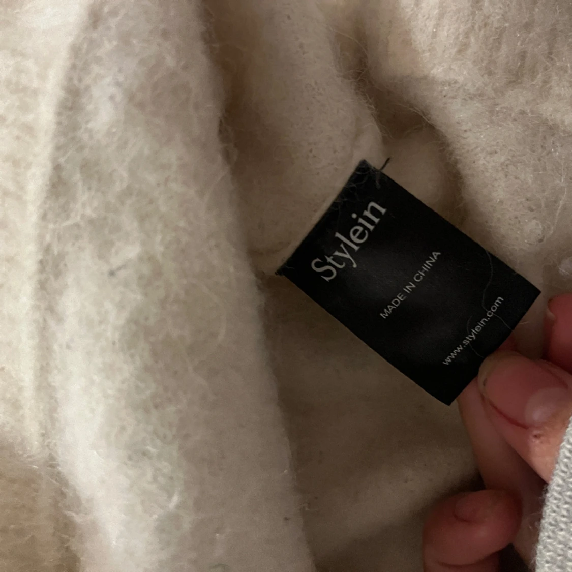 Stickad tröja i alpacka från stylein  - 91