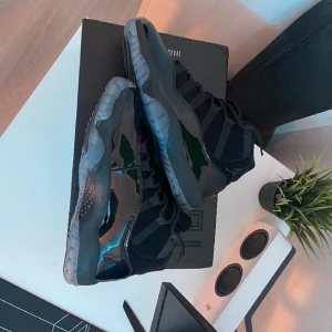 Jordan 11 cap and grown - Helt nya inprincip, använt några få gånger då de ej passar mig mer. Kom dm för mer info