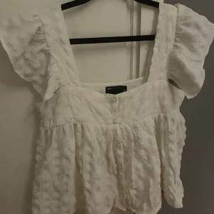 Blus - Jättefin volang topp/blus från asos! Skriv för fler bilder!💘